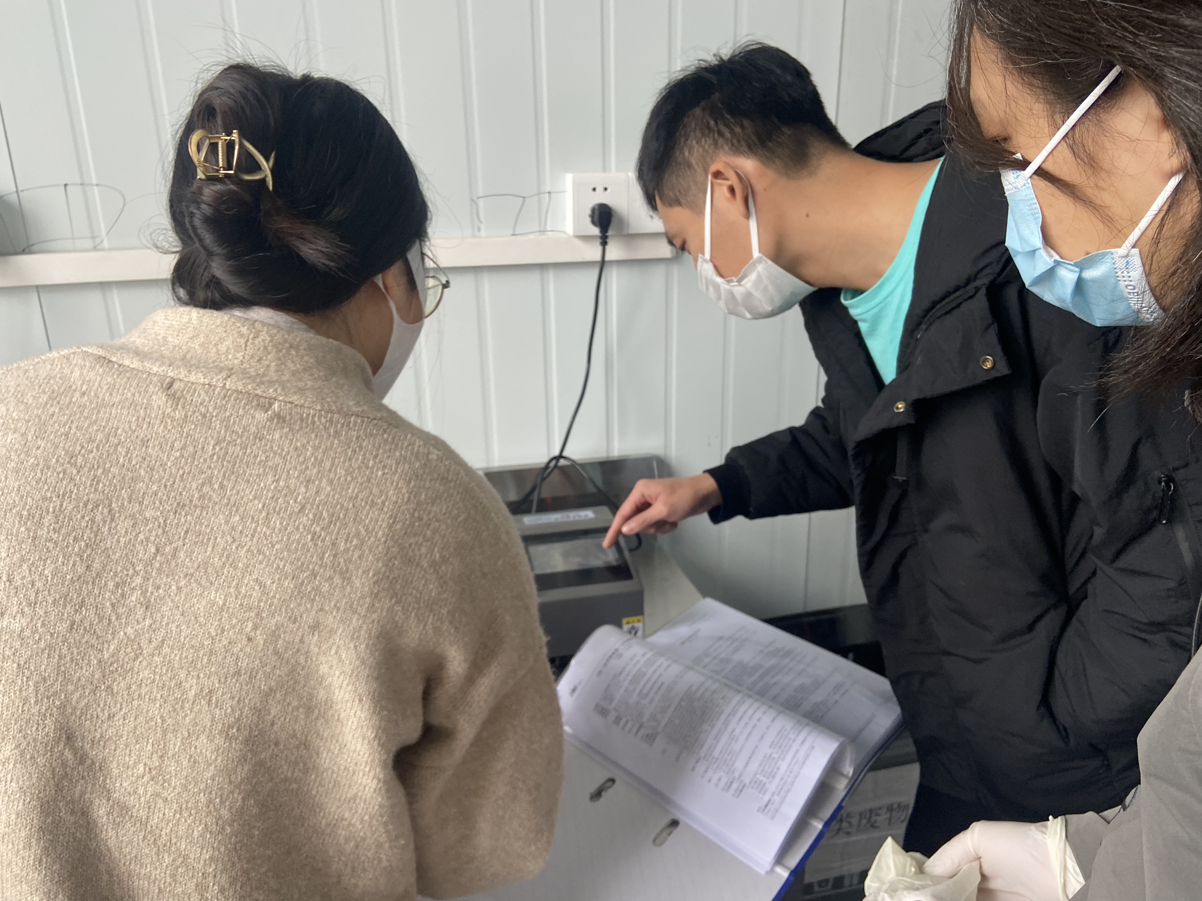 江門新會某電鍍廠水質(zhì)多參數(shù)檢測儀裝機(jī)培訓(xùn)